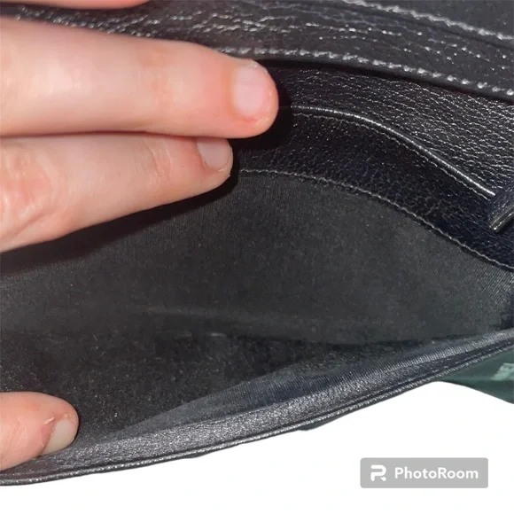 CHANEL Black Leather Camellia Bifold Long Wallet - Authentic - Picture 8 of 16